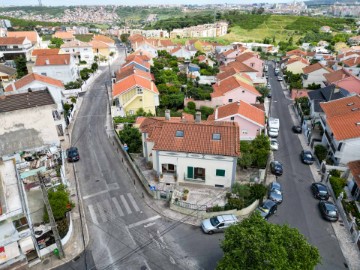 Moradia 4 Quartos em Pontinha e Famões