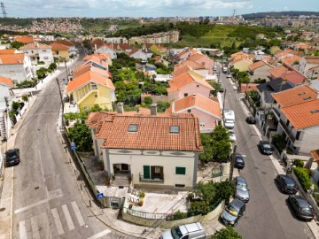 Moradia 4 Quartos em Pontinha e Famões