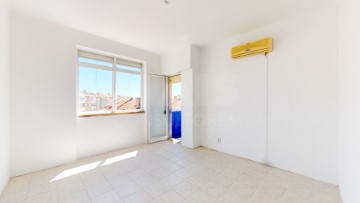 Apartamento 2 Quartos em Venteira