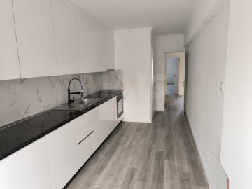 Apartamento 2 Quartos em Algueirão-Mem Martins