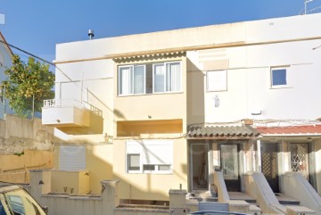 Apartment 4 Bedrooms in Mina de Água