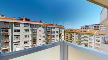 Apartamento 4 Quartos em Queluz e Belas