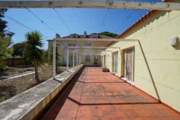 House 7 Bedrooms in Póvoa de Santa Iria e Forte da Casa