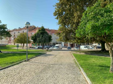 Apartamento 1 Quarto em Baixa da Banheira e Vale da Amoreira