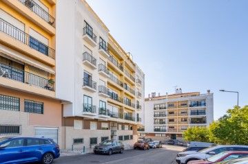 Apartamento 2 Quartos em Queluz e Belas