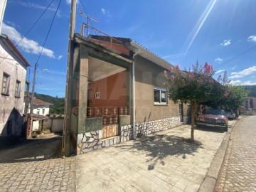 Moradia 2 Quartos em Pombeiro da Beira