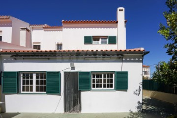 House 4 Bedrooms in Sesimbra (Castelo)