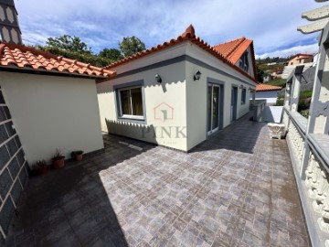 House 3 Bedrooms in Estreito da Calheta