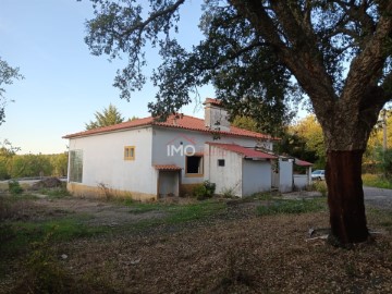 Quintas e casas rústicas  em São Salvador da Aramenha