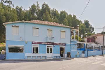 Building in Fânzeres e São Pedro da Cova