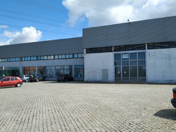 Commercial premises in Grijó e Sermonde