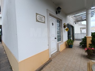 House 3 Bedrooms in Vermelha