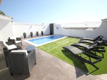 House 4 Bedrooms in Albufeira e Olhos de Água