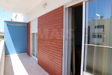 Apartment 3 Bedrooms in São Domingos de Rana