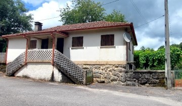 House 3 Bedrooms in Pinheiro