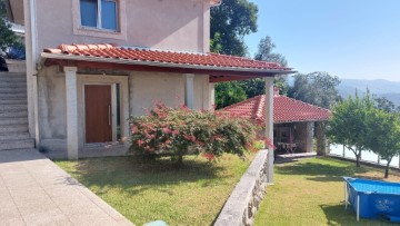 House 1 Bedroom in Vilela, Seramil e Paredes Secas