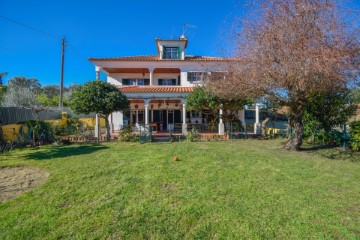 Maison 7 Chambres à Serra e Junceira