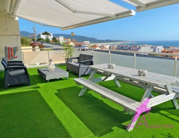 Terraza avanzada con vistas al mar