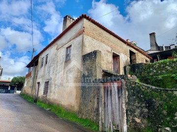 Maison 2 Chambres à Vila Nova