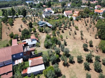 Quintas e casas rústicas 5 Quartos em Figueiró dos Vinhos e Bairradas