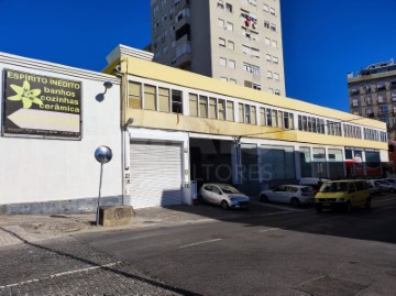 Commercial premises in Sacavém e Prior Velho