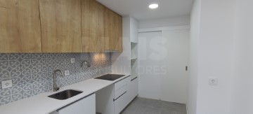 Apartment 3 Bedrooms in Queluz e Belas