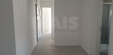 Apartamento 2 Quartos em Baixa da Banheira e Vale da Amoreira