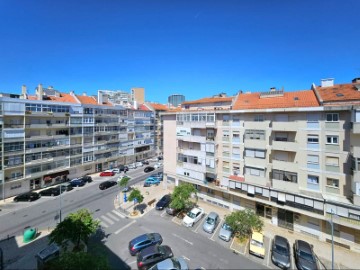 Apartamento 2 Quartos em Areeiro