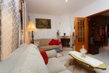 Apartment 3 Bedrooms in Alverca do Ribatejo e Sobralinho