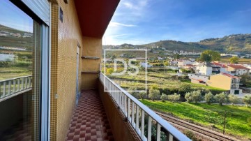 Apartment 2 Bedrooms in Peso da Régua e Godim