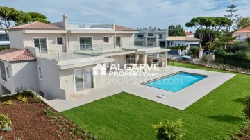 House 5 Bedrooms in Quarteira