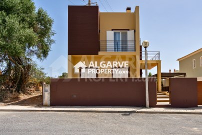 House 3 Bedrooms in Silves