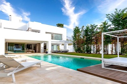 Golden MIle Modern Villa Beachside 5.490.000 €