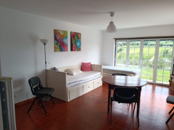 House 4 Bedrooms in Azueira e Sobral da Abelheira