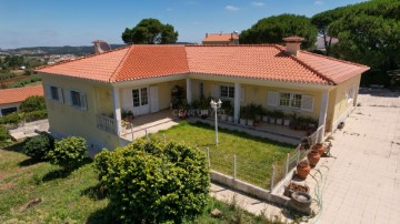 House 3 Bedrooms in Mafra