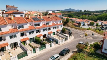 House 4 Bedrooms in Enxara do Bispo, Gradil e Vila Franca do Rosário