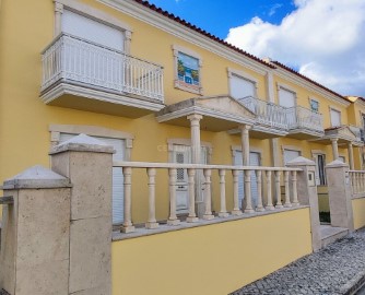 House 5 Bedrooms in Porto de Mós - São João Baptista e São Pedro