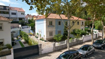 House 5 Bedrooms in Benfica