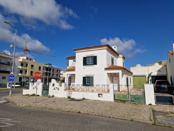 Moradia 5 Quartos em Samora Correia