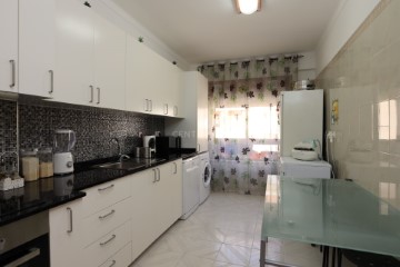 Apartamento 3 Quartos em Alverca do Ribatejo e Sobralinho