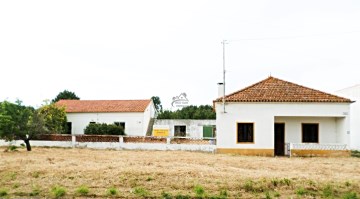 For sale: Houses to restore near Foz do Arelho bea