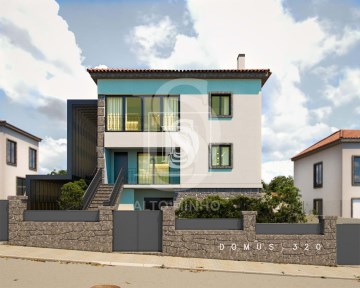 Apartment 3 Bedrooms in Santa Maria Maior e Monserrate e Meadela