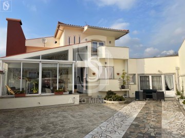 House 3 Bedrooms in Santa Maria Maior e Monserrate e Meadela