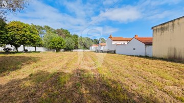 Land in Mazarefes e Vila Fria