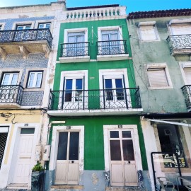 Building in Almada, Cova da Piedade, Pragal e Cacilhas