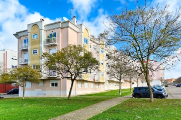 Apartamento 3 Quartos em Rio de Mouro