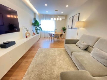 Apartment 2 Bedrooms in Queluz e Belas