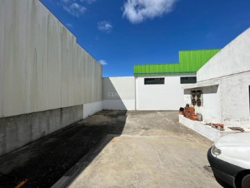 Bâtiment industriel / entrepôt à Cadaval e Pêro Moniz