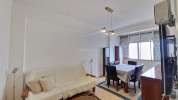 Apartment 3 Bedrooms in Benfica