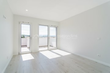 Apartment 2 Bedrooms in Leiria, Pousos, Barreira e Cortes